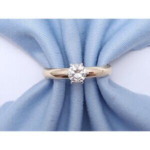 Exquisite 14K Karat Solid Yellow Gold Solitaire Diamond Wedding Ring - Size 6.75